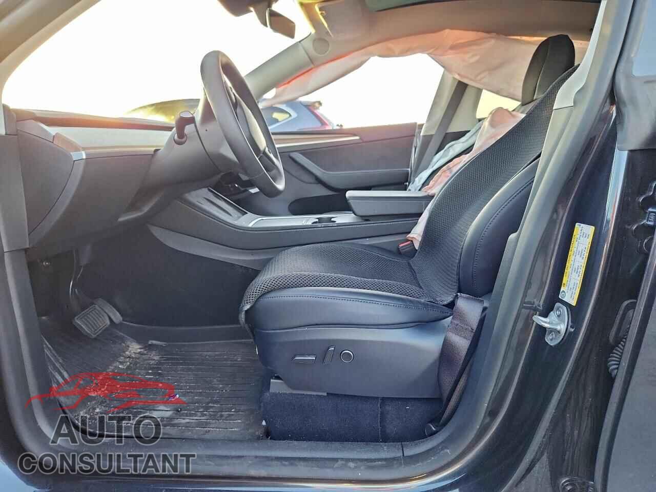 TESLA MODEL Y 2024 - 7SAYGDED3RF111807