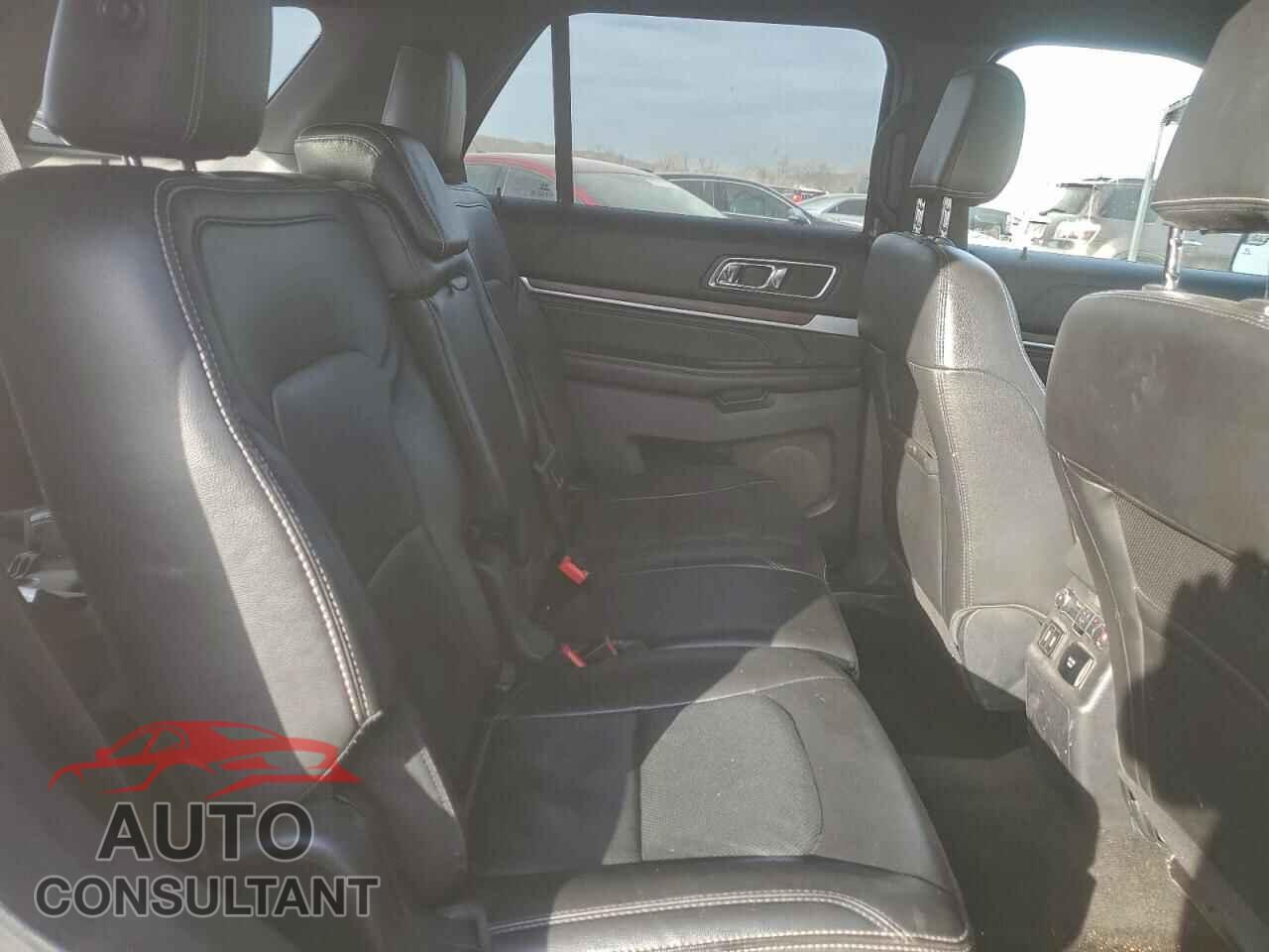 FORD EXPLORER 2018 - 1FM5K7F86JGB13669