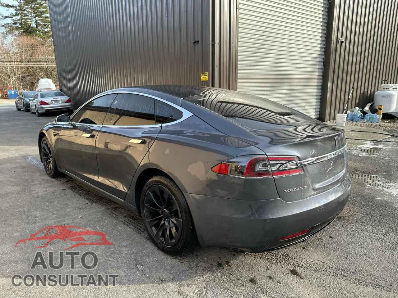 TESLA MODEL S 2018 - 5YJSA1E25JF243568