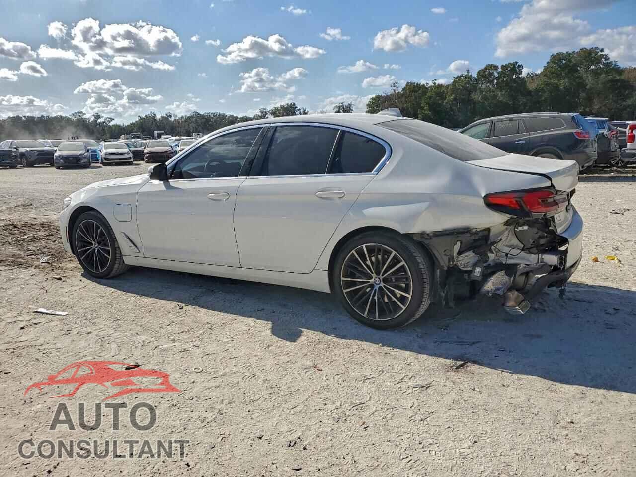 BMW 5 SERIES 2021 - WBA13AG09MCF37557