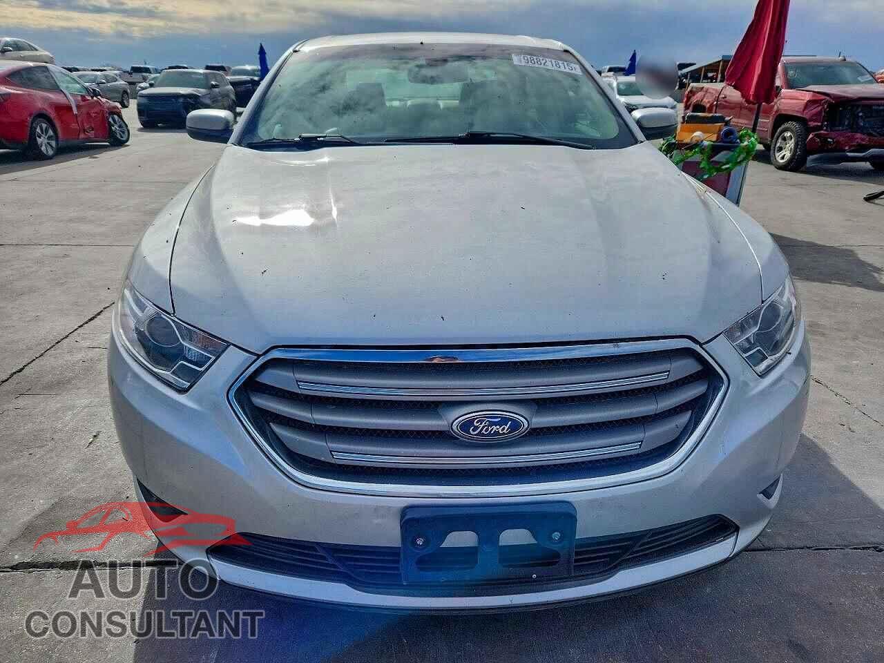 FORD TAURUS 2018 - 1FAHP2E8XJG135154