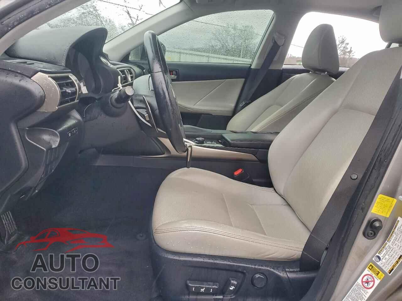 LEXUS IS 2014 - JTHBF1D25E5042701