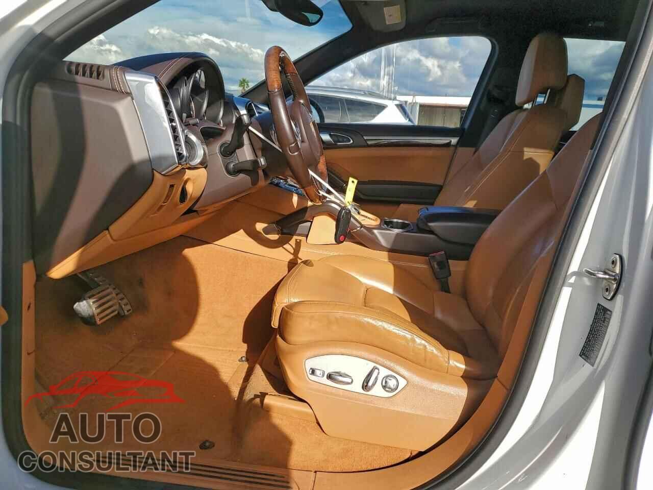 PORSCHE CAYENNE 2013 - WP1AA2A20DLA03223