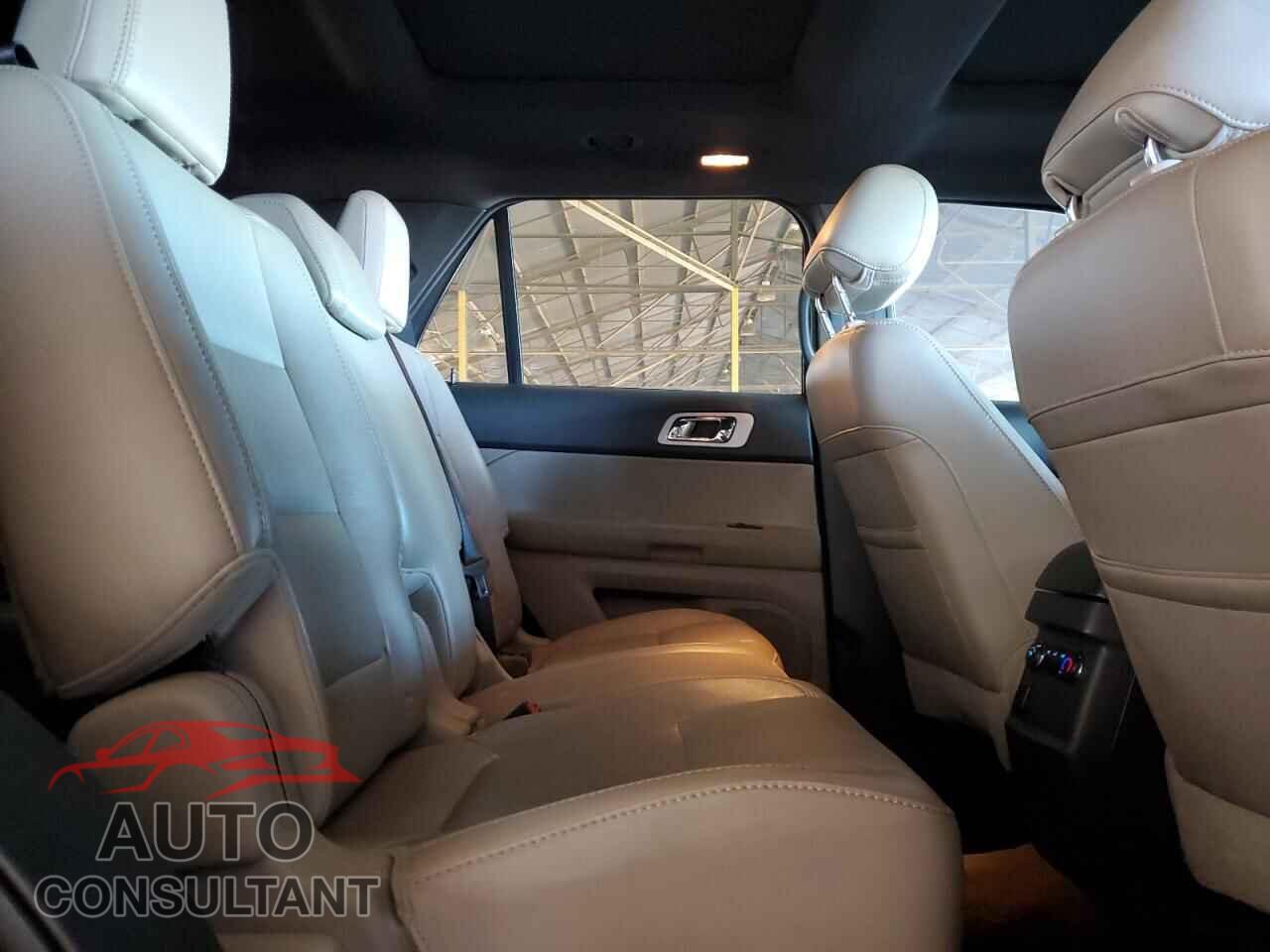 FORD EXPLORER 2013 - 1FM5K7D88DGA38013
