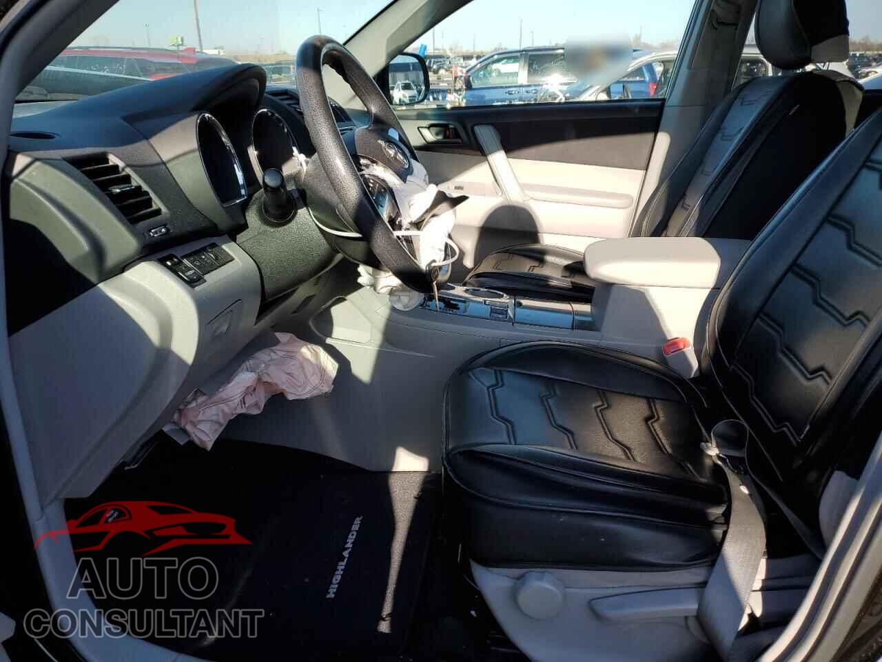 TOYOTA HIGHLANDER 2013 - 5TDBK3EH8DS229306