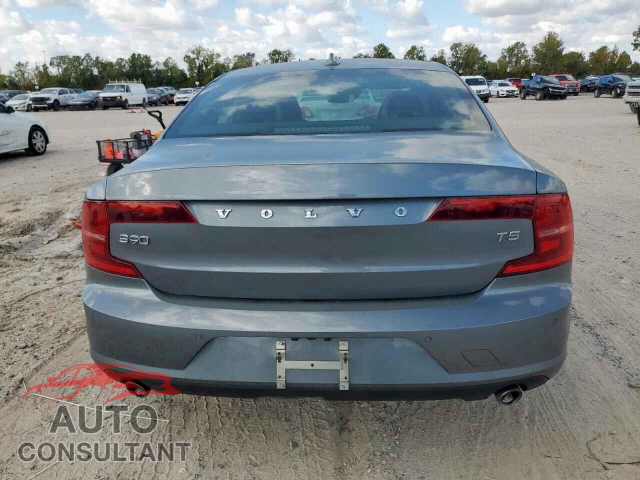 VOLVO S90 2018 - LVY982AK2JP022921
