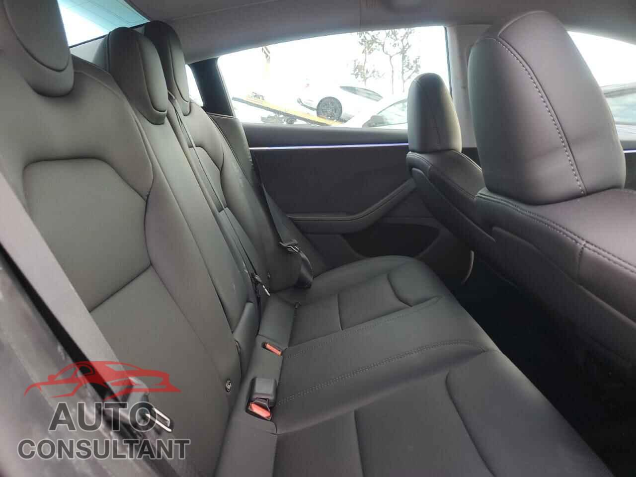 TESLA MODEL 3 2025 - 5YJ3E1EB5SF010980