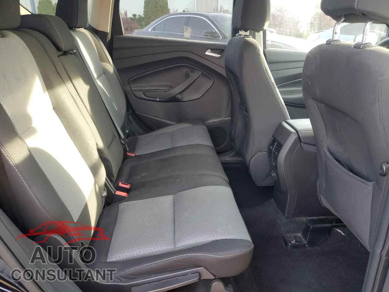 FORD ESCAPE 2017 - 1FMCU0GD9HUD03210