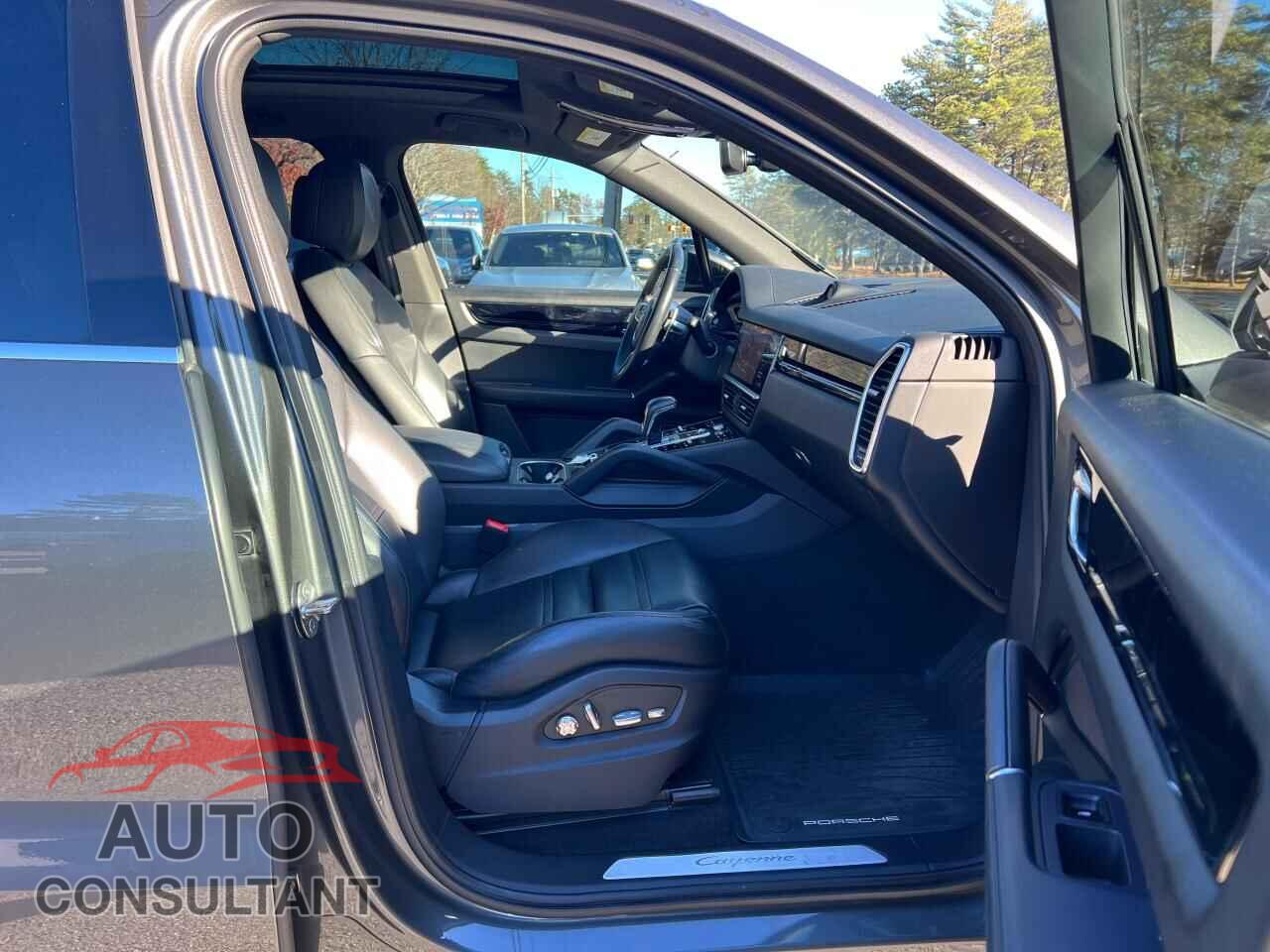 PORSCHE CAYENNE 2020 - WP1AA2AY3LDA09949