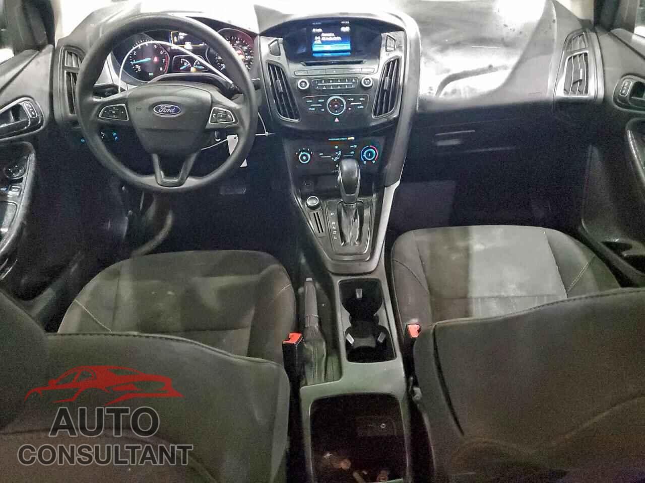 FORD FOCUS 2017 - 1FADP3E24HL302884