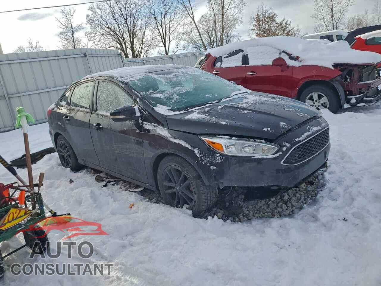 FORD FOCUS 2017 - 1FADP3F27HL205497