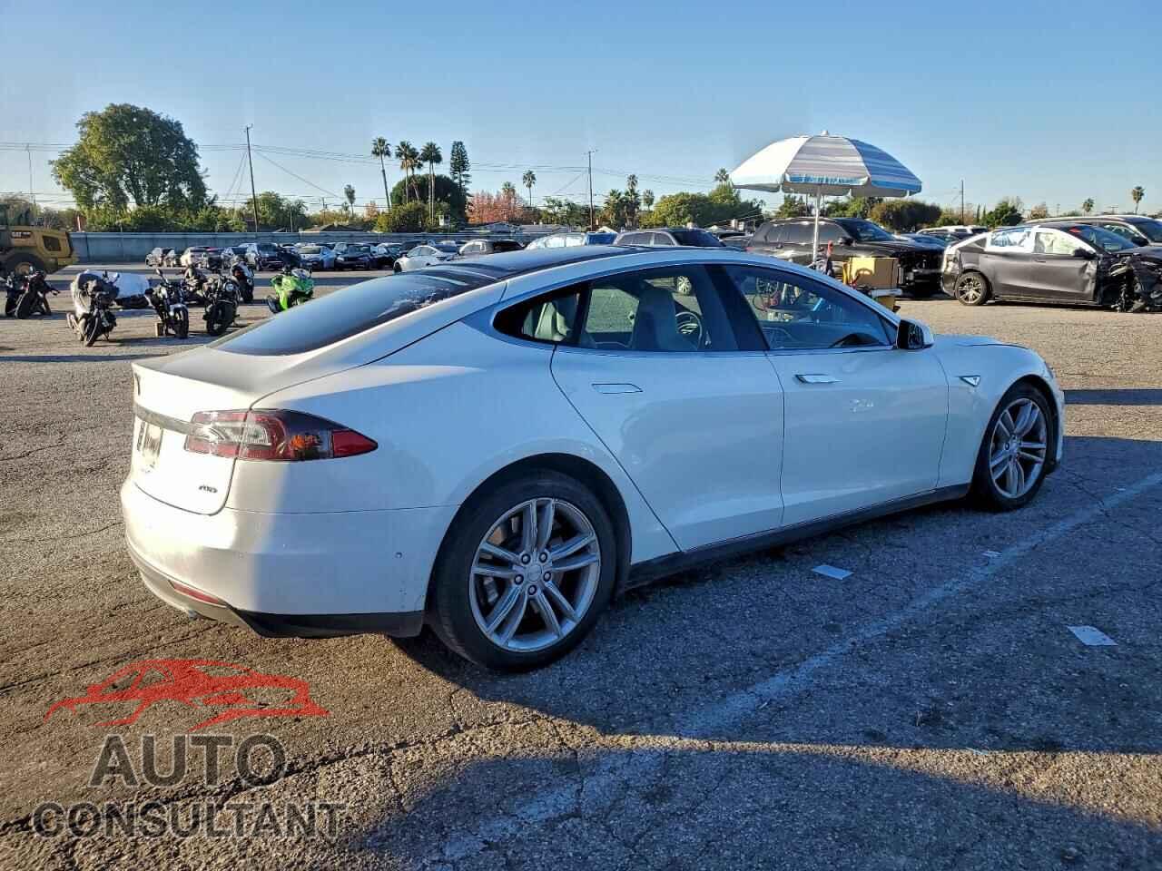 TESLA MODEL S 2015 - 5YJSA1S22FF090501