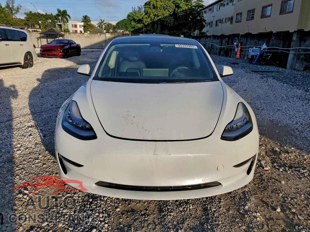 TESLA MODEL 3 2022 - 5YJ3E1EB2NF260455