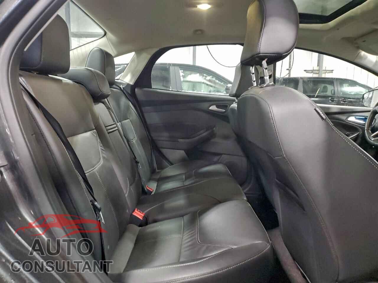 FORD FOCUS 2016 - 1FADP3F22GL372557
