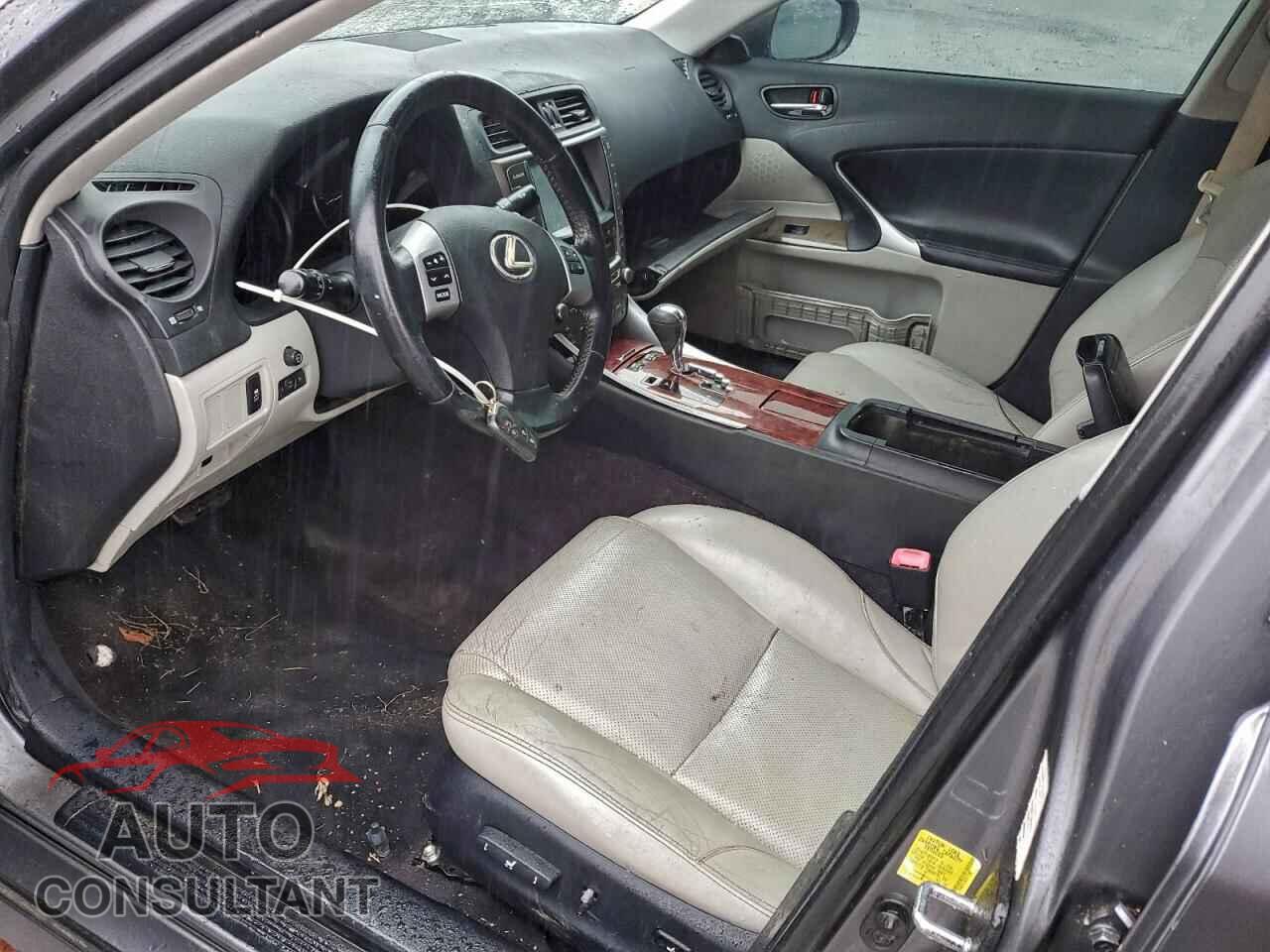 LEXUS IS 2012 - JTHBF5C24C5172202