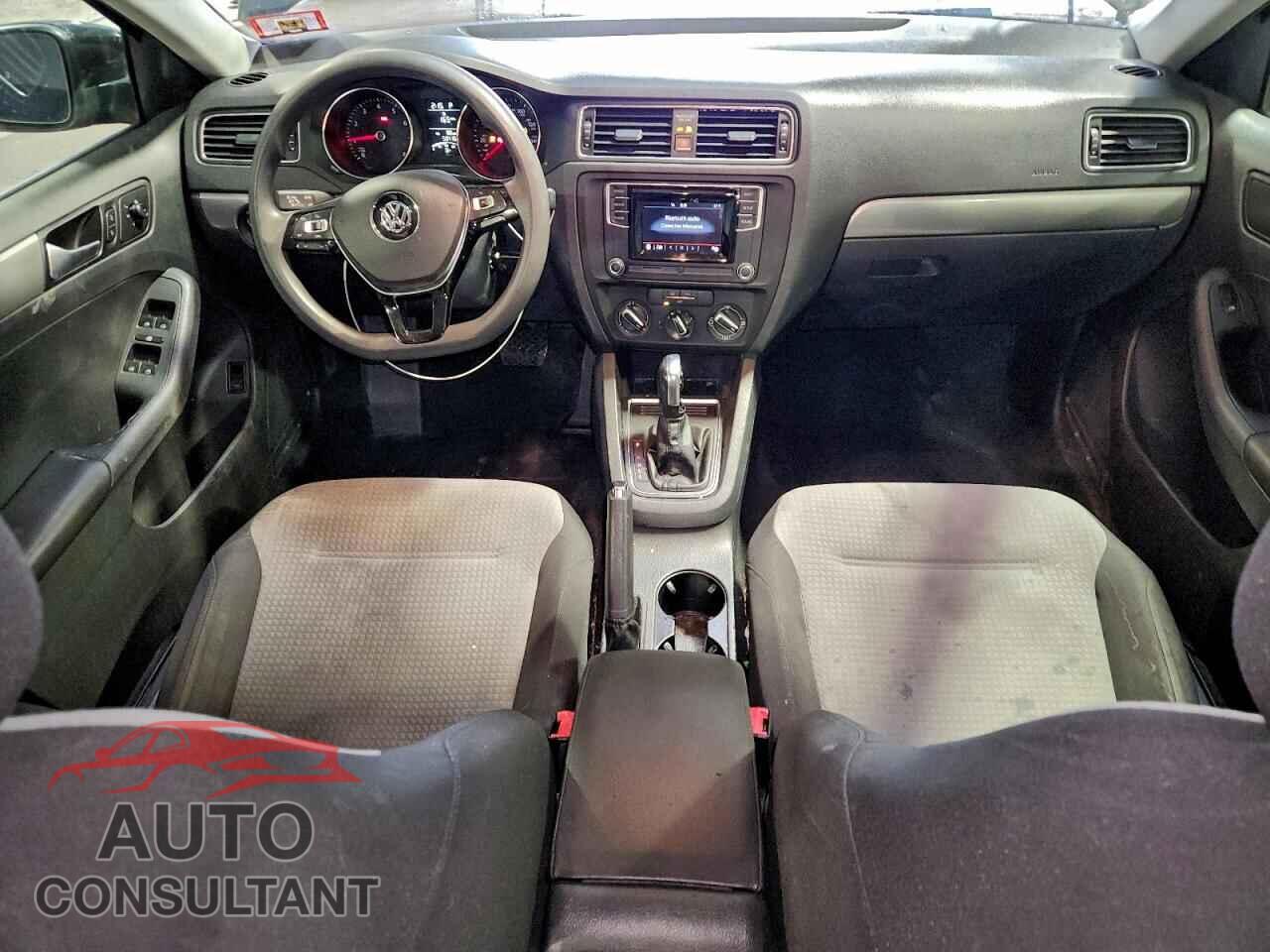 VOLKSWAGEN JETTA 2017 - 3VW2B7AJXHM252363