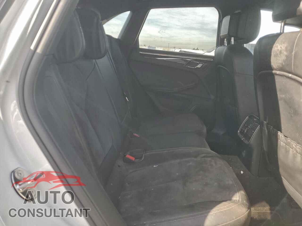 PORSCHE MACAN 2017 - WP1AA2A54HLB81376