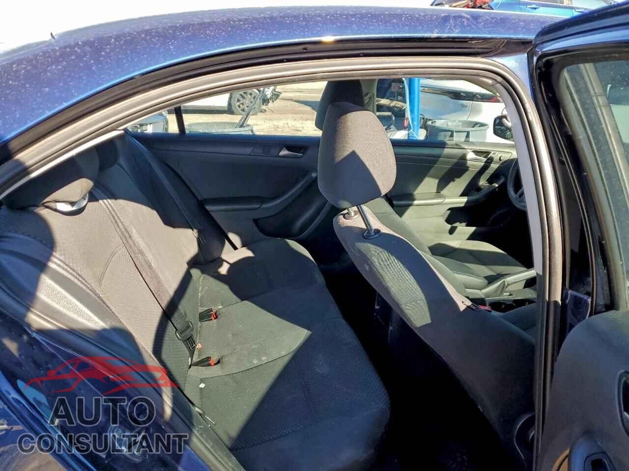 VOLKSWAGEN JETTA 2013 - 3VW2K7AJXDM450421