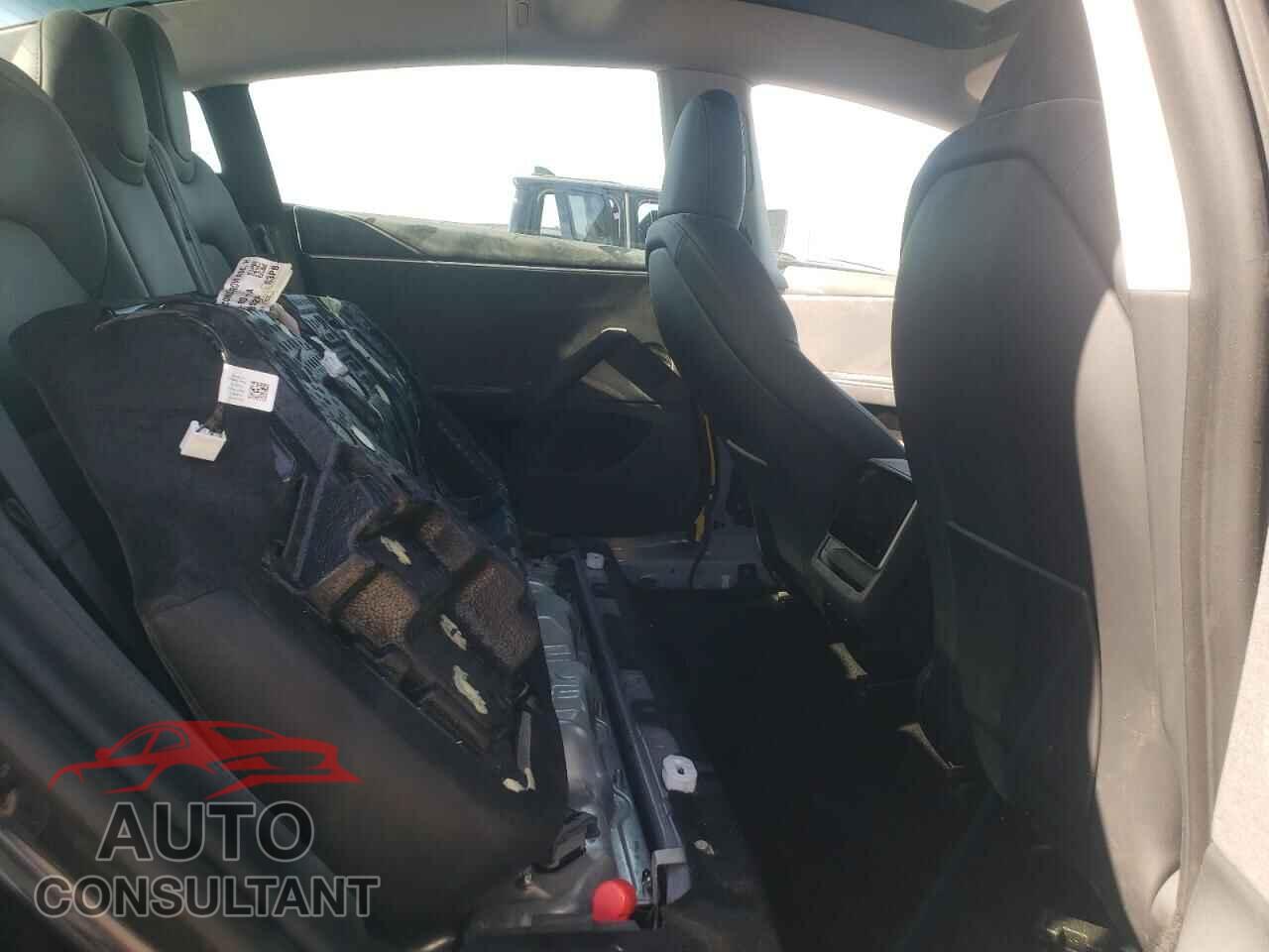 TESLA MODEL 3 2024 - 5YJ3E1EA2RF863340
