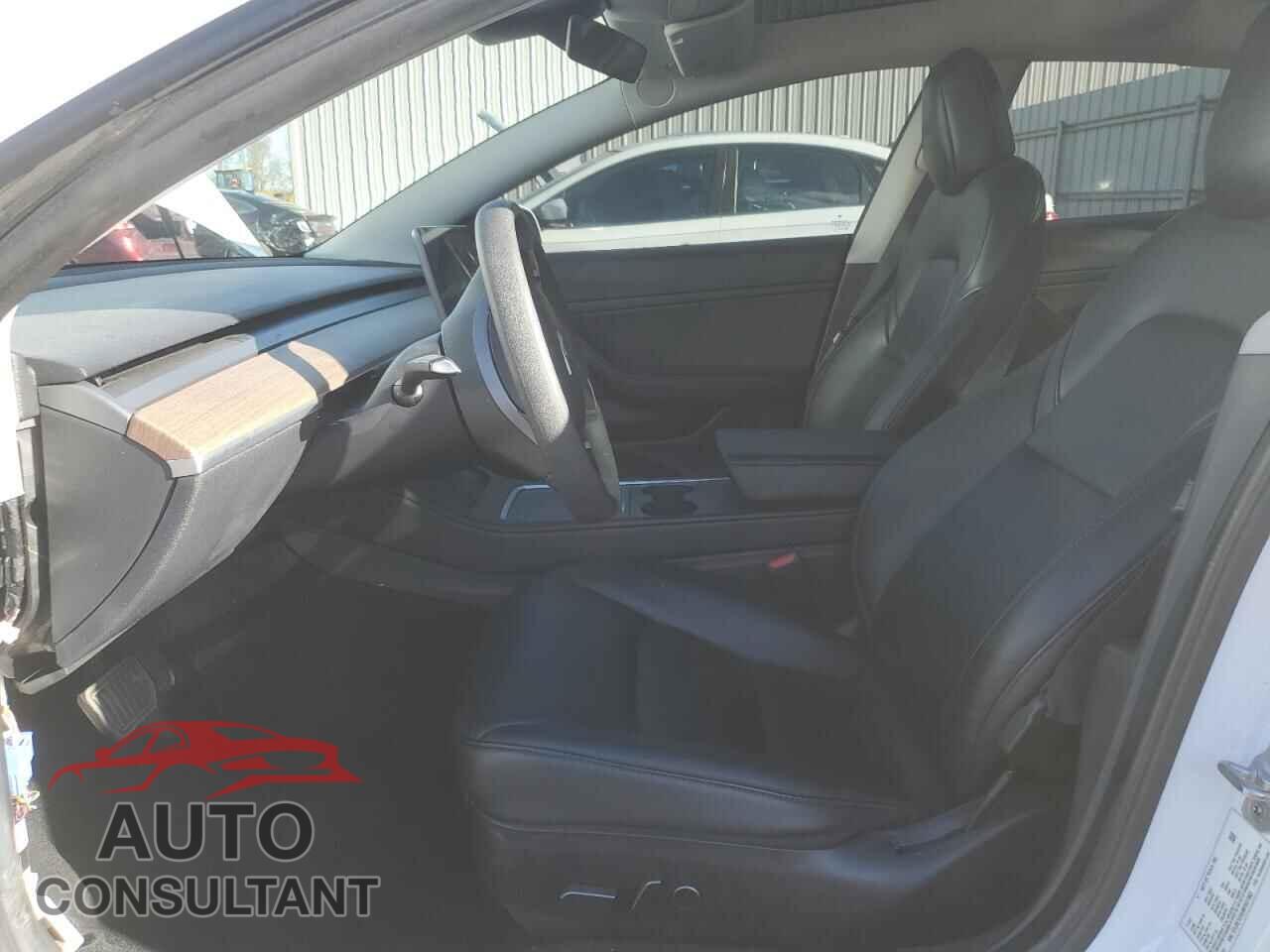TESLA MODEL 3 2021 - 5YJ3E1EA5MF851983