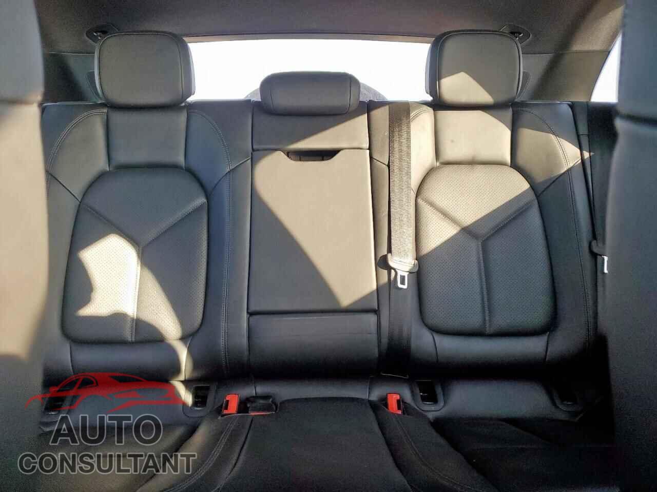 PORSCHE MACAN 2018 - WP1AA2A55JLB05901