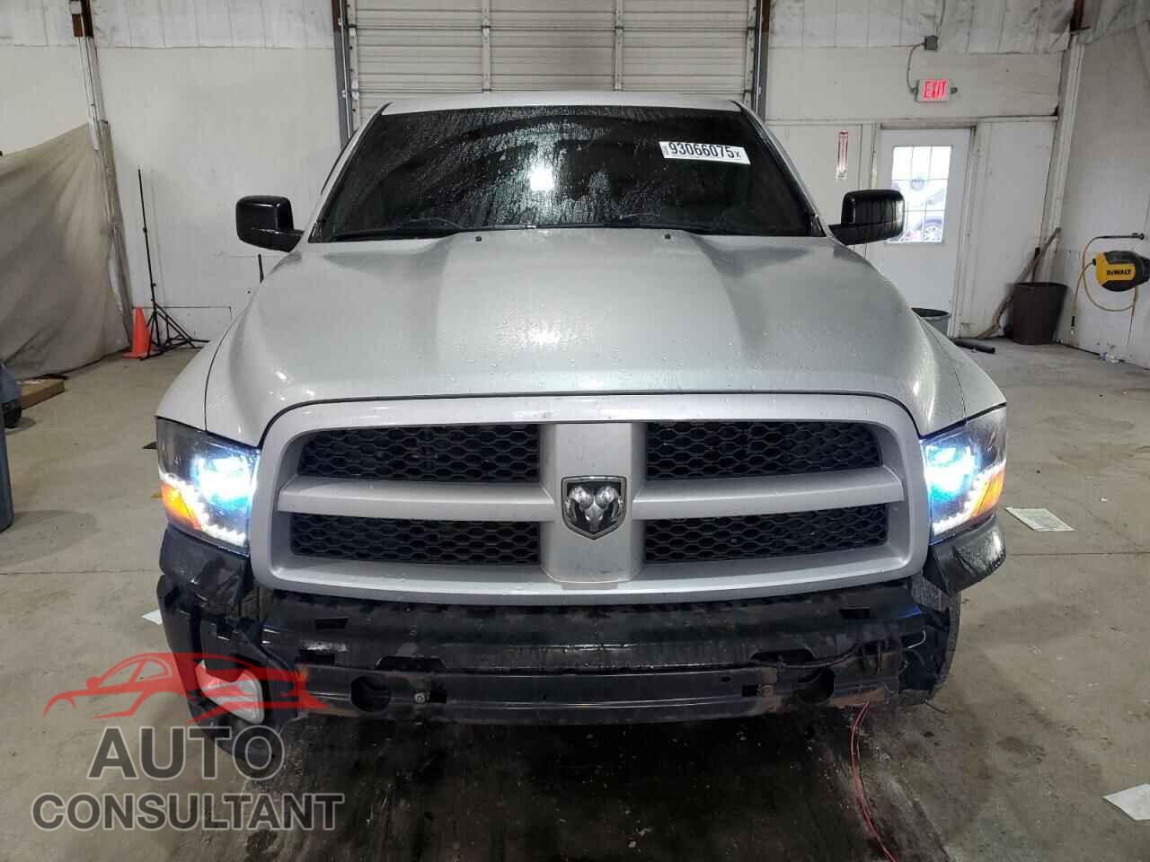 DODGE RAM 1500 2012 - 1C6RD7KT9CS245147