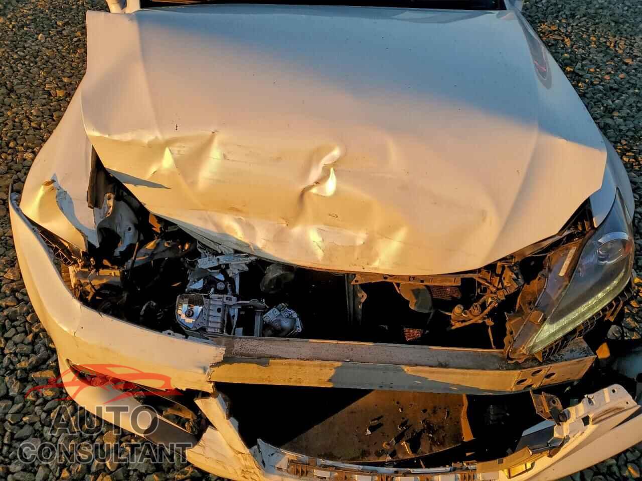 LEXUS IS 2011 - JTHFF2C22B2516013