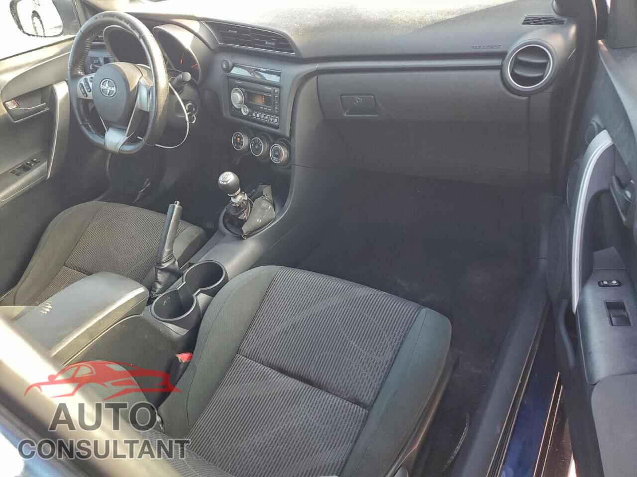 TOYOTA SCION 2011 - JTKJF5C74B3008430