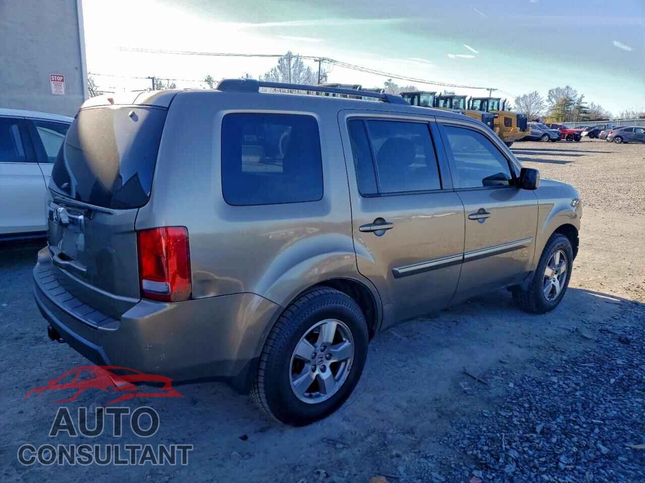 HONDA PILOT 2011 - 5FNYF3H61BB027675
