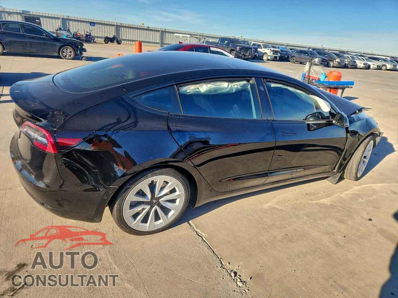 TESLA MODEL 3 2022 - 5YJ3E1EA7NF208715