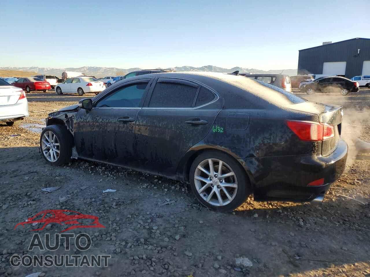 LEXUS IS 2011 - JTHCF5C28B5052485