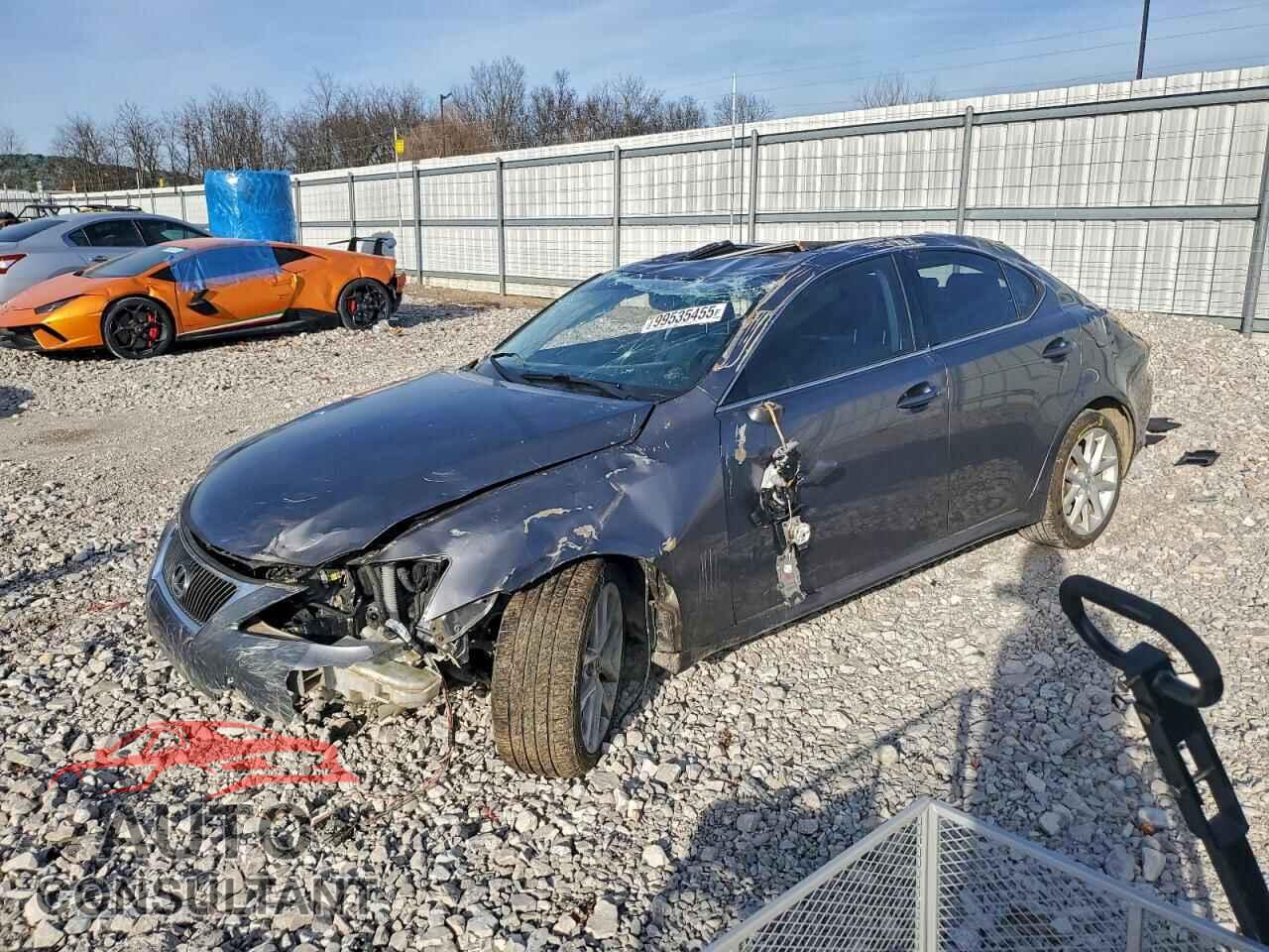 LEXUS IS 2012 - JTHCF5C20C5059366