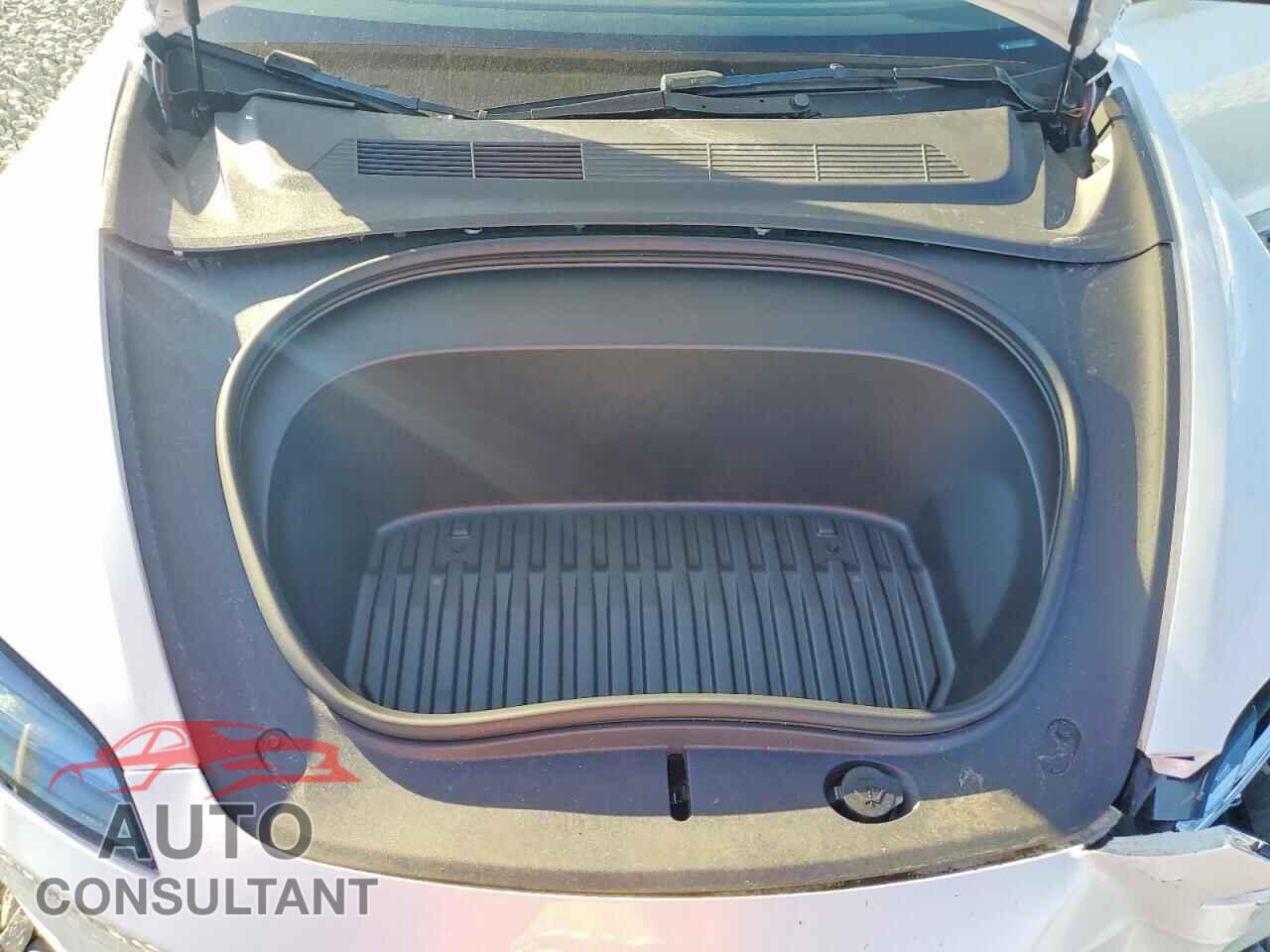 TESLA MODEL 3 2025 - 5YJ3E1EA2SF021359
