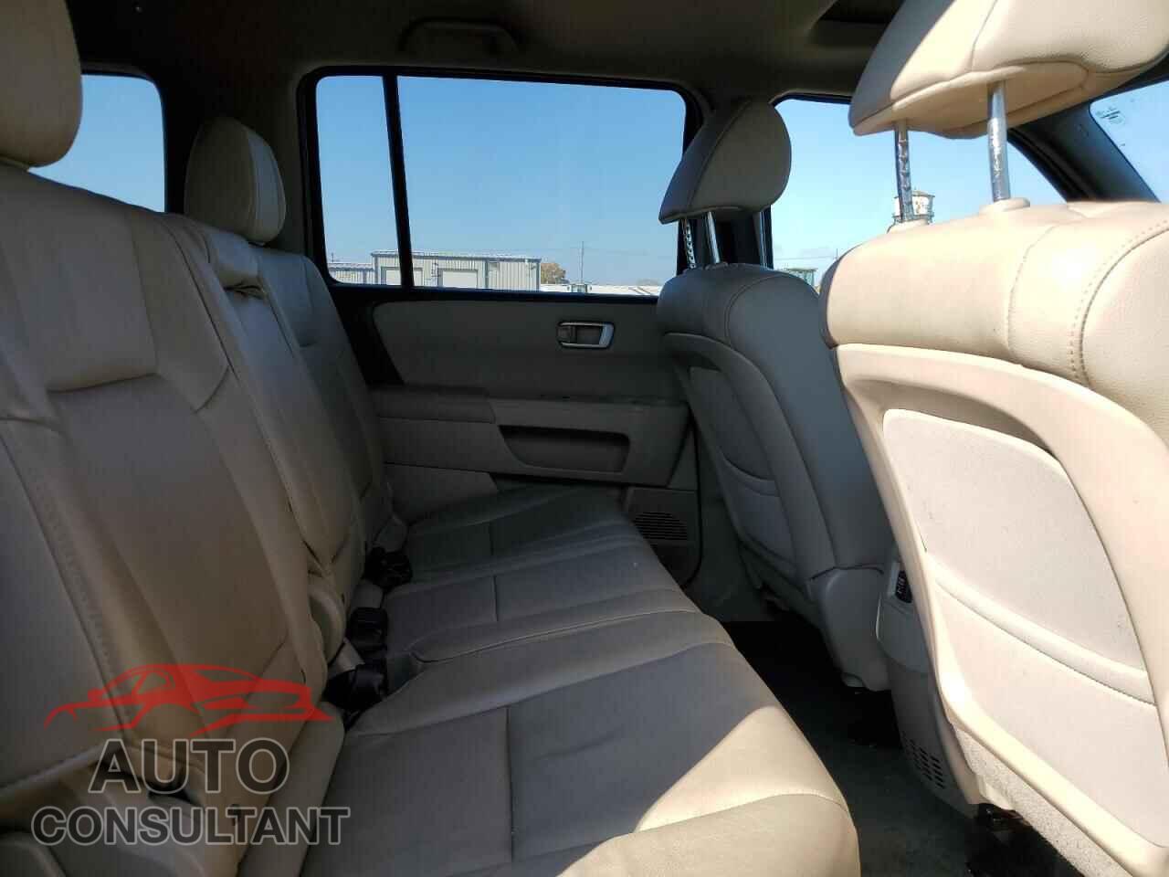 HONDA PILOT 2014 - 5FNYF4H54EB041104