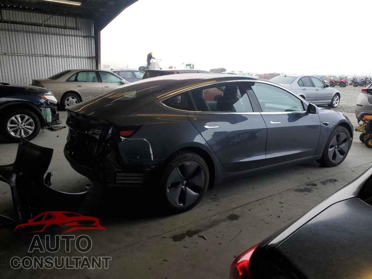 TESLA MODEL 3 2018 - 5YJ3E1EAXJF033970