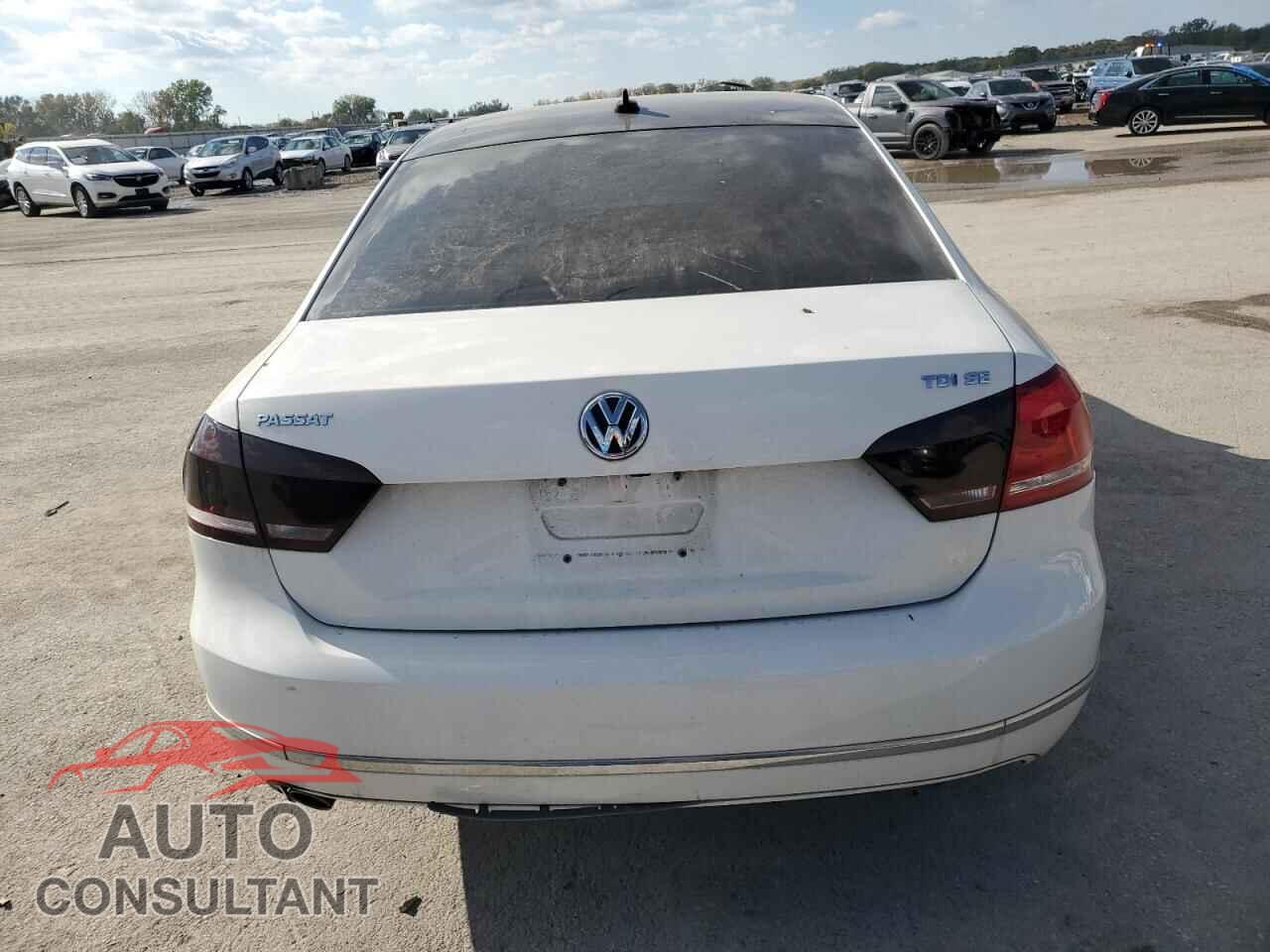 VOLKSWAGEN PASSAT 2015 - 1VWBV7A35FC035956