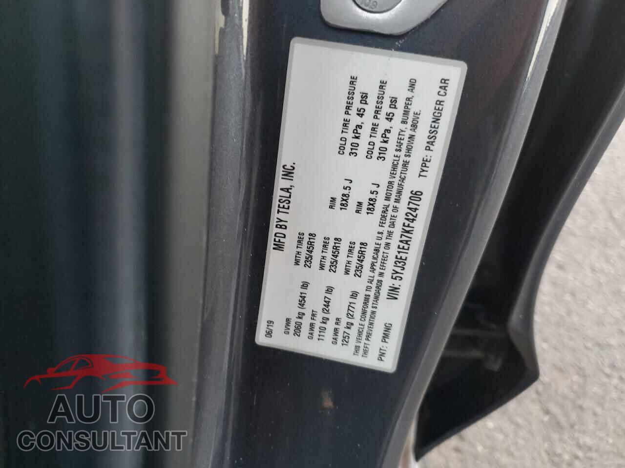 TESLA MODEL 3 2019 - 5YJ3E1EA7KF424706