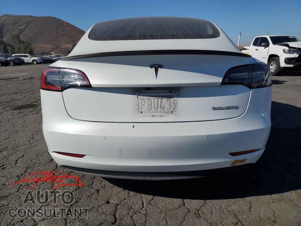 TESLA MODEL 3 2018 - 5YJ3E1EB4JF084258
