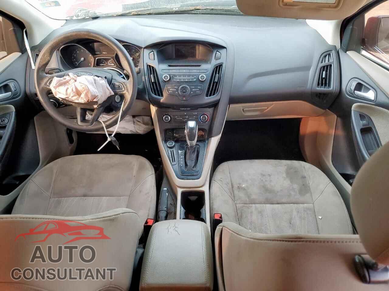 FORD FOCUS 2015 - 1FADP3F24FL230466