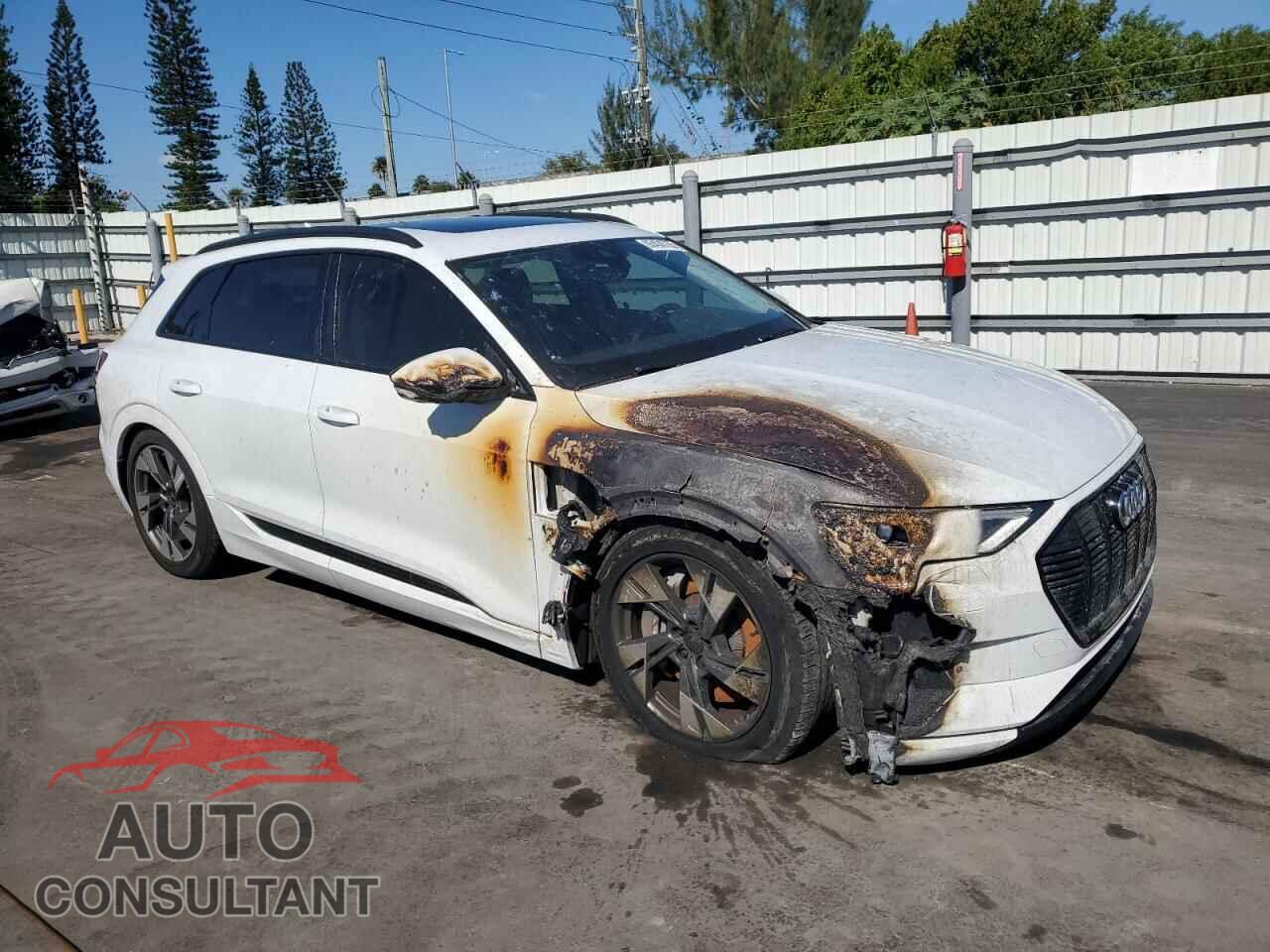 AUDI E-TRON 2021 - WA1AAAGE4MB030552