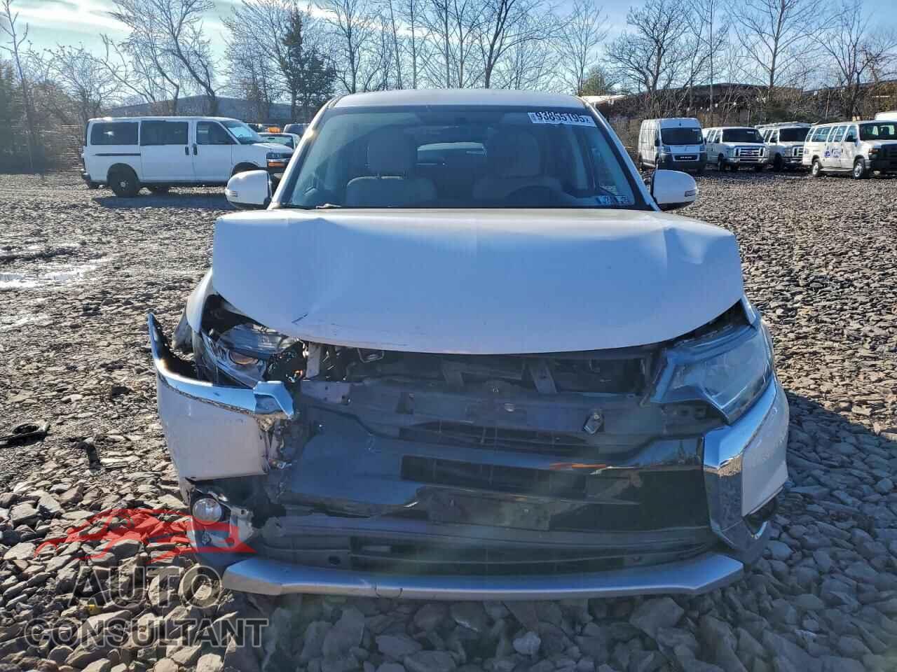 MITSUBISHI OUTLANDER 2017 - JA4AD3A36HZ014389