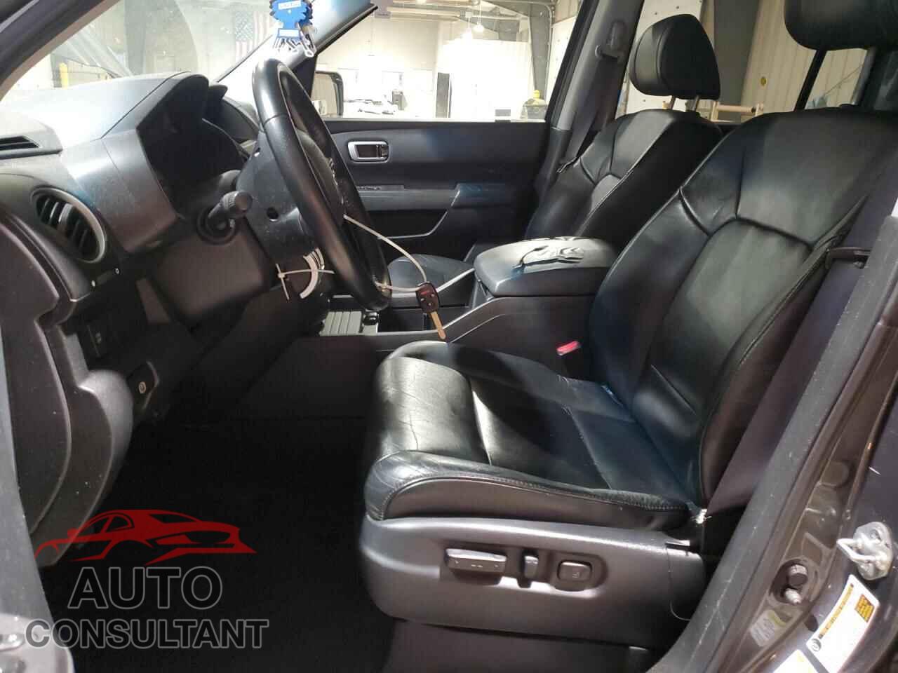 HONDA PILOT 2011 - 5FNYF4H66BB004401