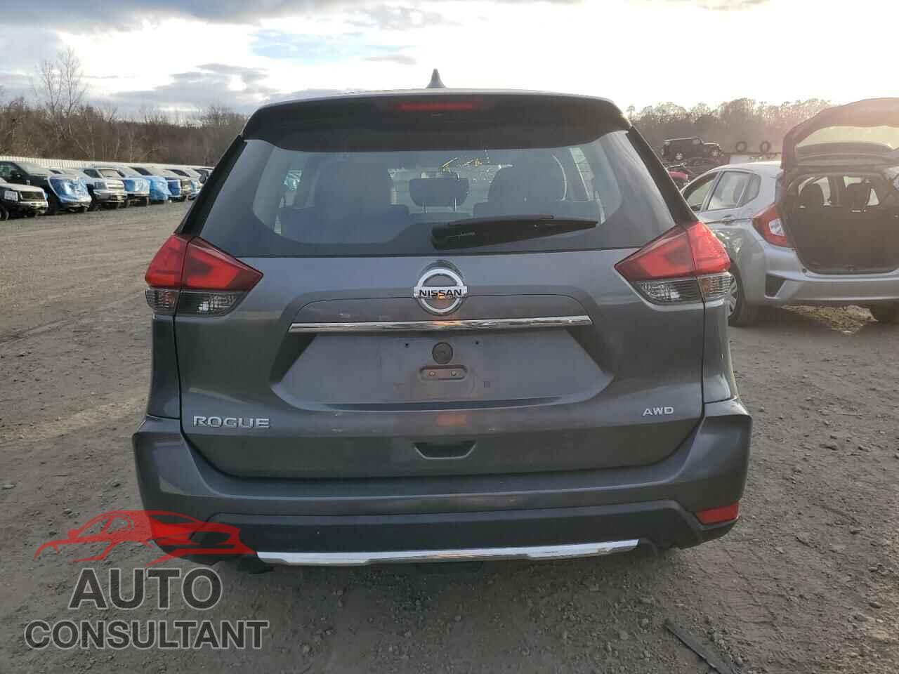 NISSAN ROGUE 2017 - KNMAT2MV8HP614228