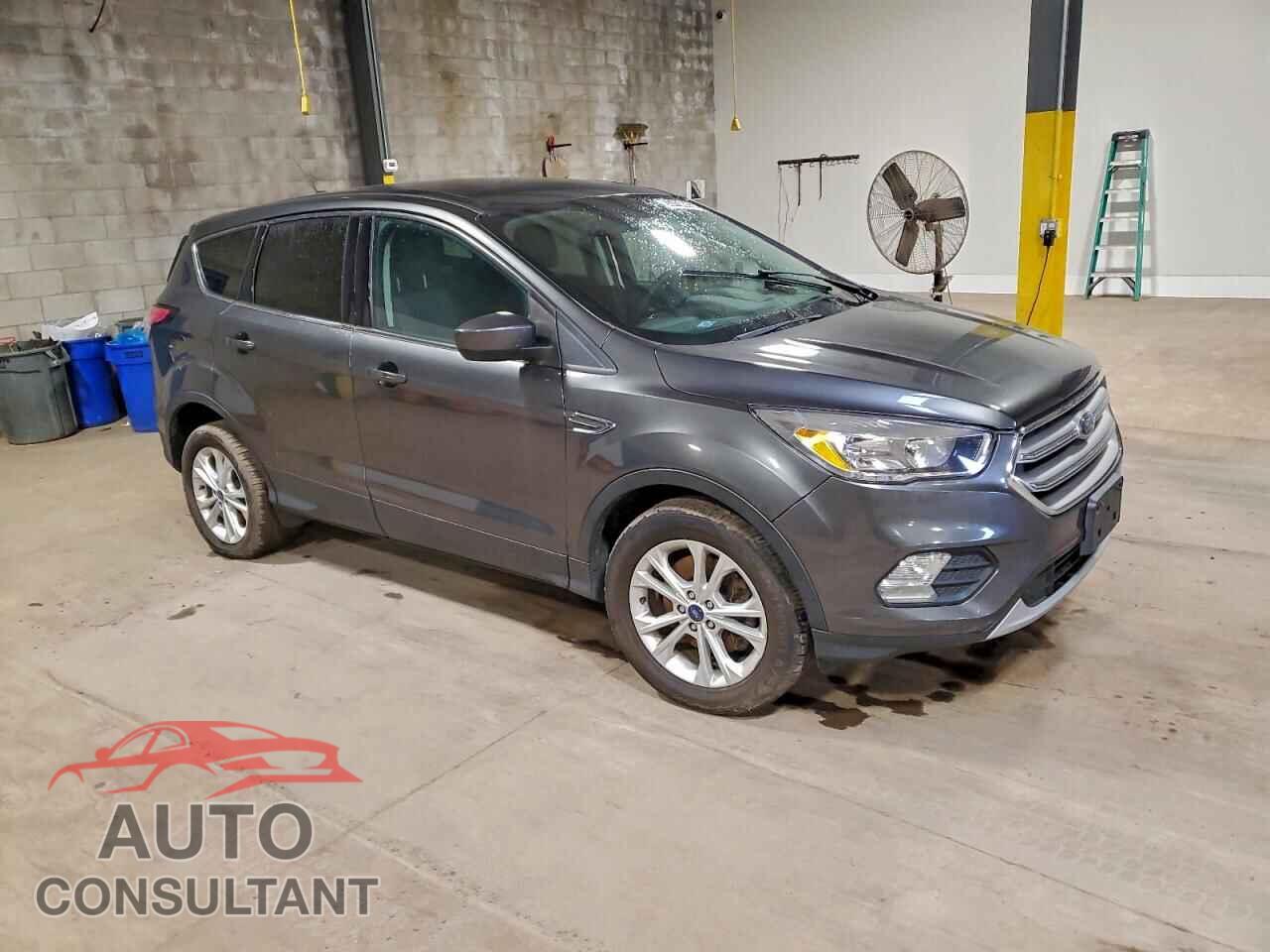 FORD ESCAPE 2017 - 1FMCU9GD5HUD33292