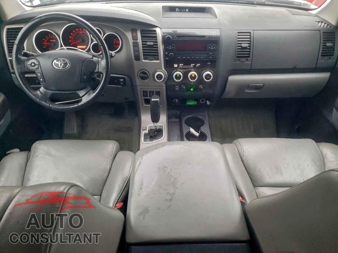 TOYOTA SEQUOIA 2011 - 5TDBY5G18BS049332