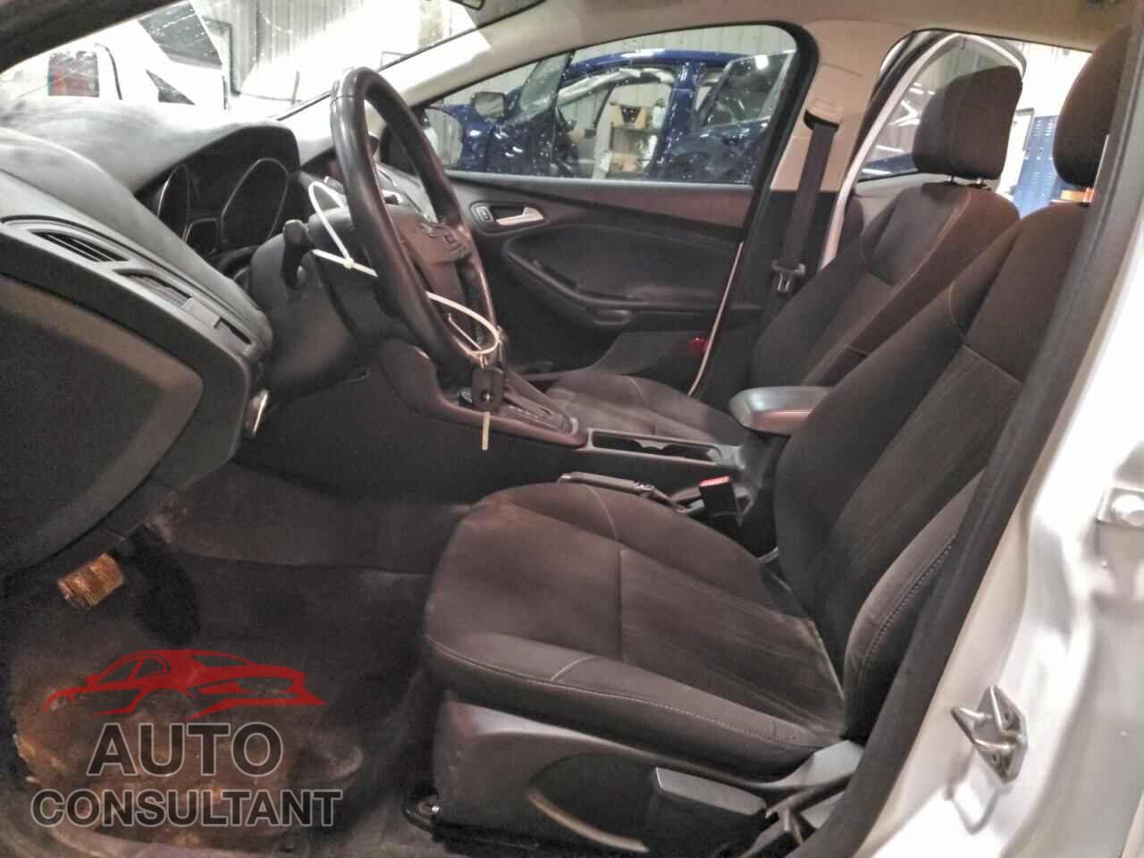 FORD FOCUS 2016 - 1FADP3F25GL303524