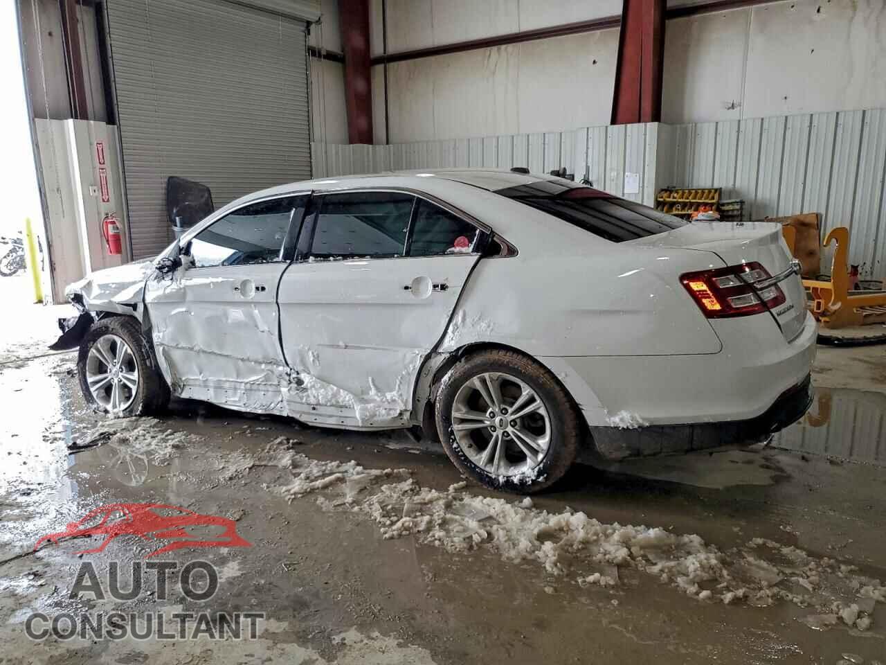 FORD TAURUS 2018 - 1FAHP2D84JG129660