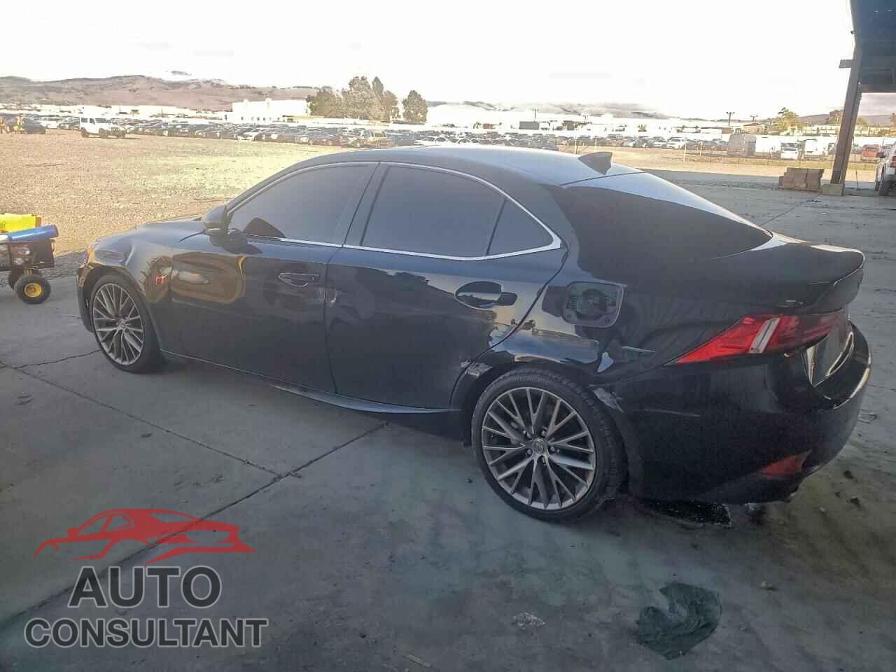 LEXUS IS 2015 - JTHBF1D29F5052570