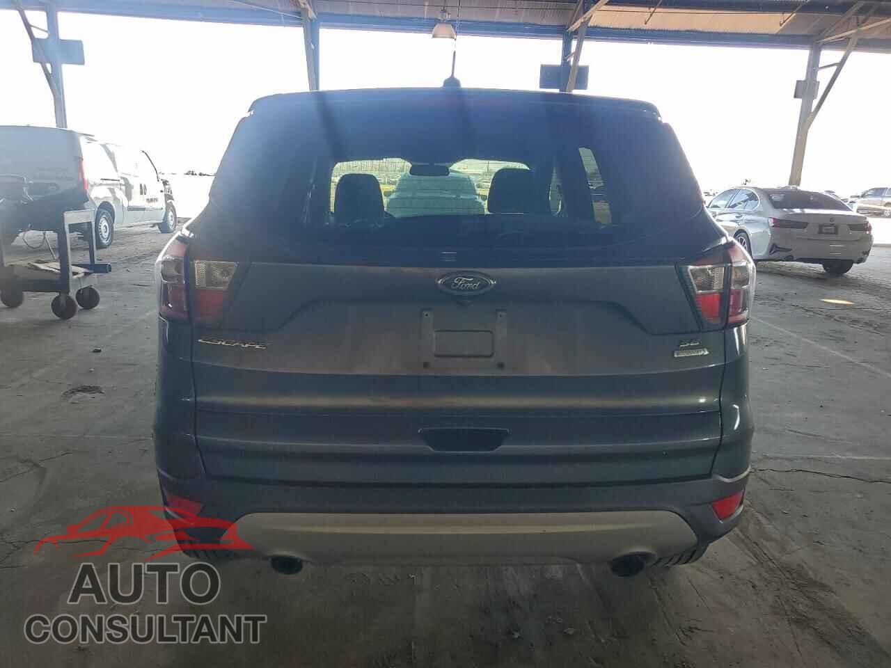 FORD ESCAPE 2017 - 1FMCU0GD8HUA41017