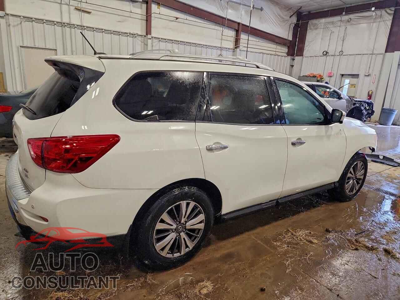 NISSAN PATHFINDER 2017 - 5N1DR2MM8HC629558